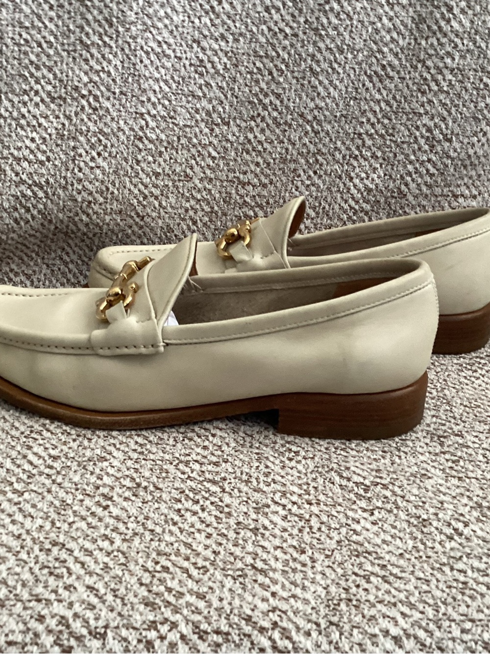 Salvatore Ferragamo Leather Cream Loafers, Size 6.5 - Picture 4 of 12